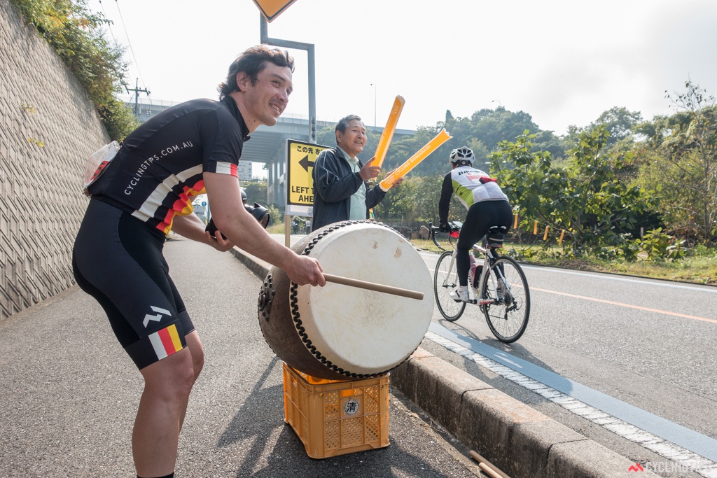 Aaron offers some encouragement to passing riders.