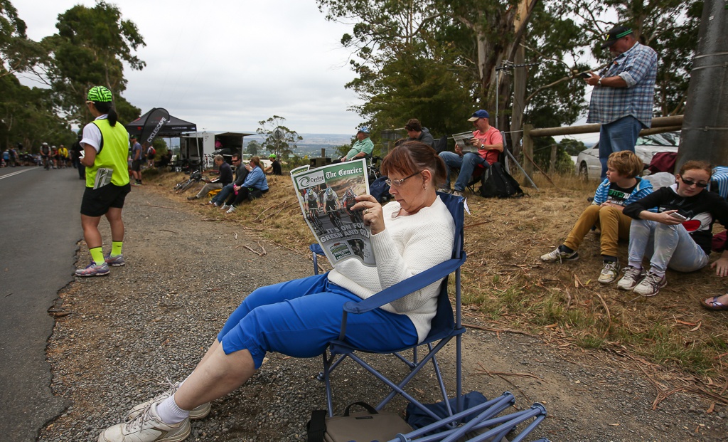 The 10.2km circuit gave fans roughly 16 minutes between passes of the peloton, just enough time to read through the local paper, The Courier.