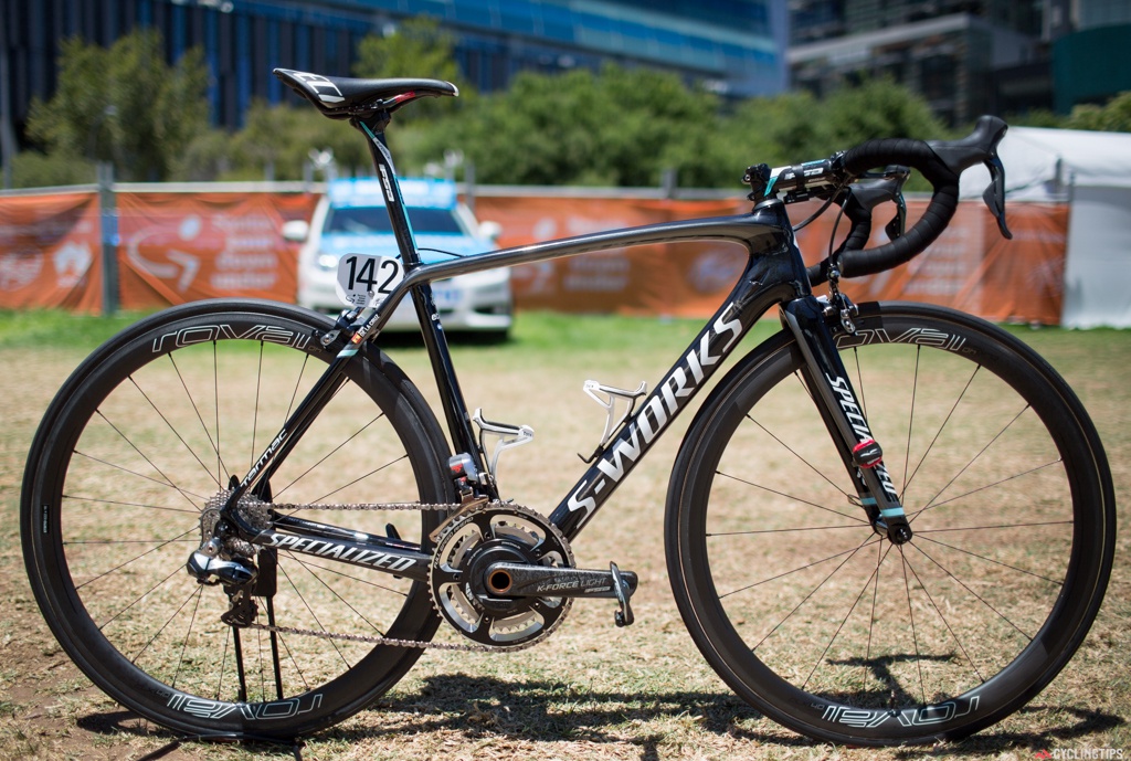 The Etixx-Quick-Step bikes are the 2015 Tarmac by Specialized with a mix of Shimano Dura-Ace, Roval Wheels (by Specialized) and FSA. Etixx-Quick-Step is one of the teams rumoured to be on FSA's electronic groupset sometime during the 2015 season.