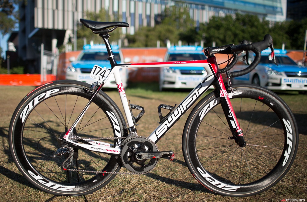 Drapac isn't in the World Tour (but attempting to be on its way) and use Swift Carbon Ultravox Team Issue on SRAM Red and Zipp wheels/components. You can read our Swift Carbon Ultravox TI review here