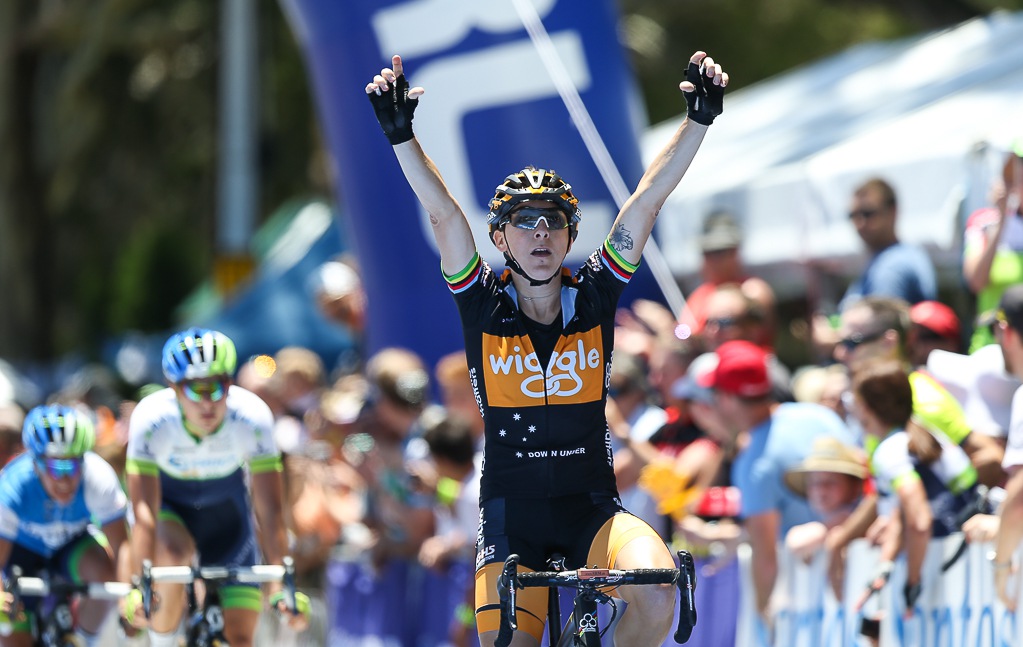 Former two-time world champion Giorgia Bronzini (Wiggle Down Under) won stage three from Orica-AIS pair Melissa Hoskins and Valentina Scandolara.