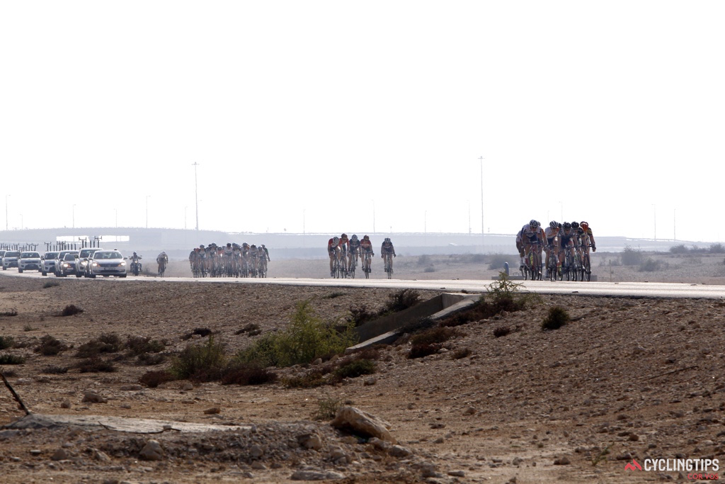 There may not have been a lot of wind on the second stage of the Ladies Tour of Qatar but it was enough to split the race apart.   “When it is windy, the breakaway and the peloton split up in a matter of minutes. It happens so quickly, and you’re using just as much energy to get to the end if you miss out. You watch the race disappear and there is nothing you can do about it in the wind. It’s just crazy. “ – Kimberley Wells (Australian National Team)