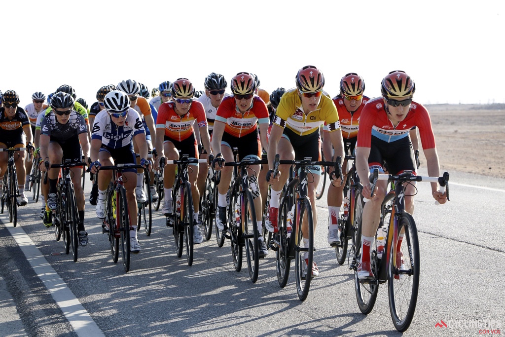 Boels-Dolmans continue to their show of dominance at stage three of the Ladies Tour of Qatar. Here the team can be seen massed on the front around race leader Ellen van Dijk.