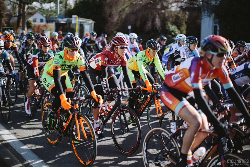 The start of the race is always the most nervous and chaotic before the nature of the course thins out the field. “With so many club teams coming to this race, the start of the race can be the most dangerous,” said Gracie Elvin. “It’s nervous and it’s flat. There was a headwind. You have 180 riders on the road. It’s important to stay safe and be patient.”