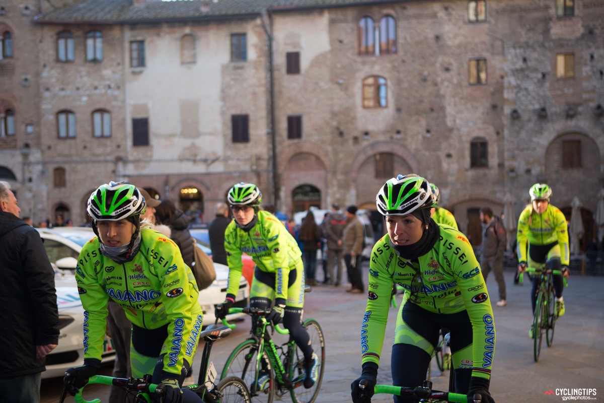 It was a cold start in San Gimignano. The women’s race began at 9am, 90 minutes before the start of the men’s race and finished nearly four hours before the men rode into Siena. “I hope maybe next year we can start a bit later and arrive just one hour before the men so that we’ll have more crowds,” said Italian national road champion Elena Cecchini (Lotto-Soudal). “We had good crowds today but maybe with a later start we can do even better.”