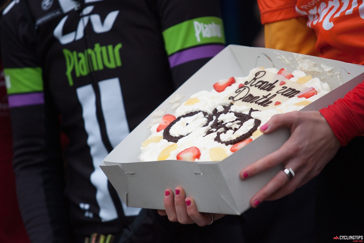 A Ronde van Drenthe cake for the birthday girl; Jolien d'Hoore turned 25 on Saturday