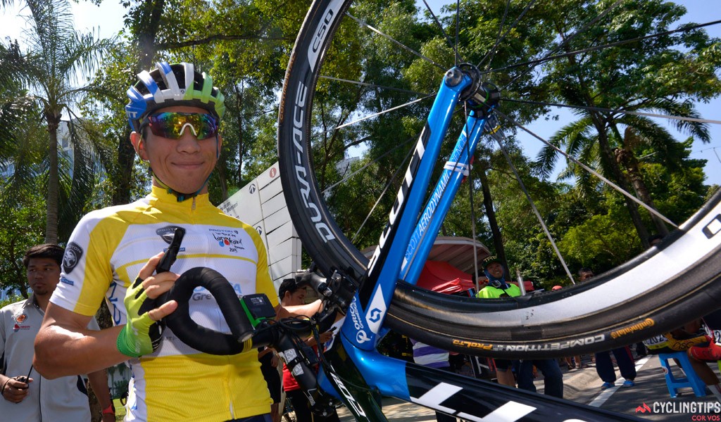 Caleb Ewan in the yellow jersey of race leader in the 2015 Le Tour de Langkawi