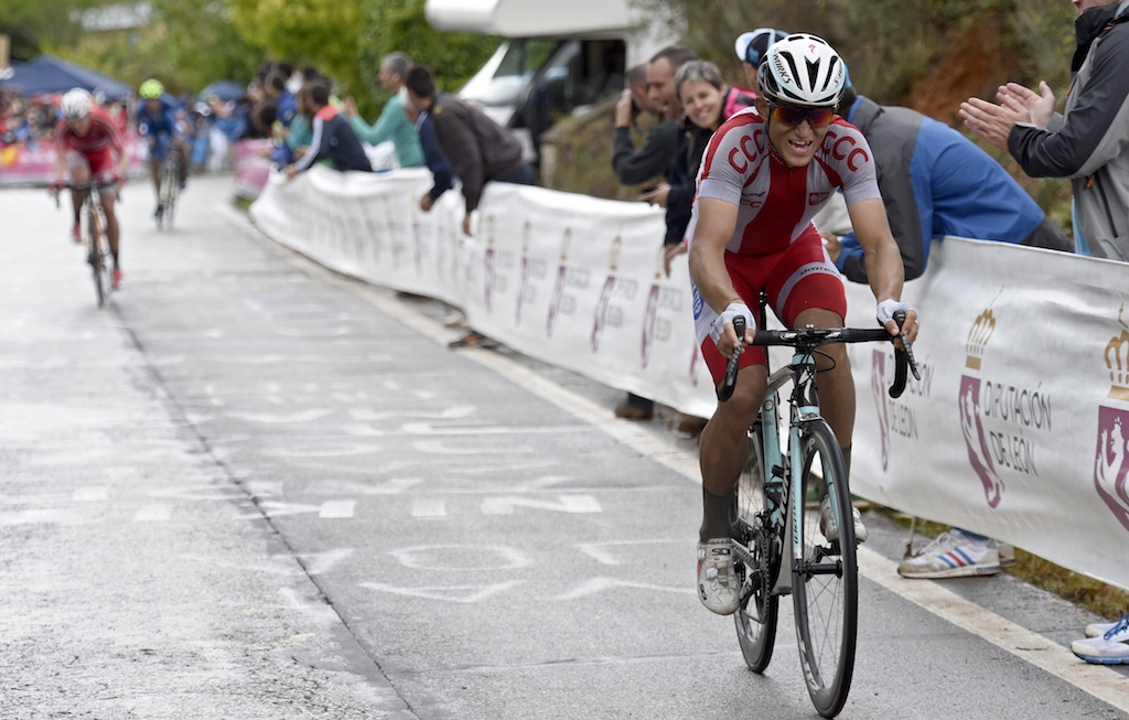 Michal Kwiatkowski bridged across to a four-rider lead group just before the final climb, then attacked solo over the top ...