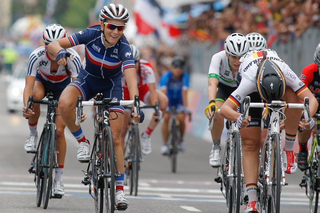 Among the chase group was Pauline Ferrand-Prevot who resisted a very fast finish from newly crowned ITT world champion Lisa Brennauer to take gold.