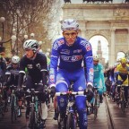 I haven't changed my opinion that aero helmets look ridiculous but this look these retro Oakleys are freakin' awesome - via CyclingTips Instagram feed