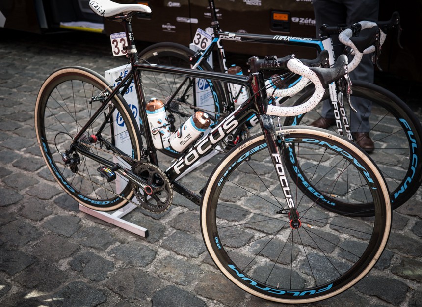  AG2R, were the only team that we’ve been able to spot who are using a few Focus cross bikes for their more experienced riders. The lack of decal on the blacked out Focus didn't hep with being able to determine what model of frame it was. The cross bikes were fitted with Avid cantilever brakes, and secondary brake levers on the tops of the bars