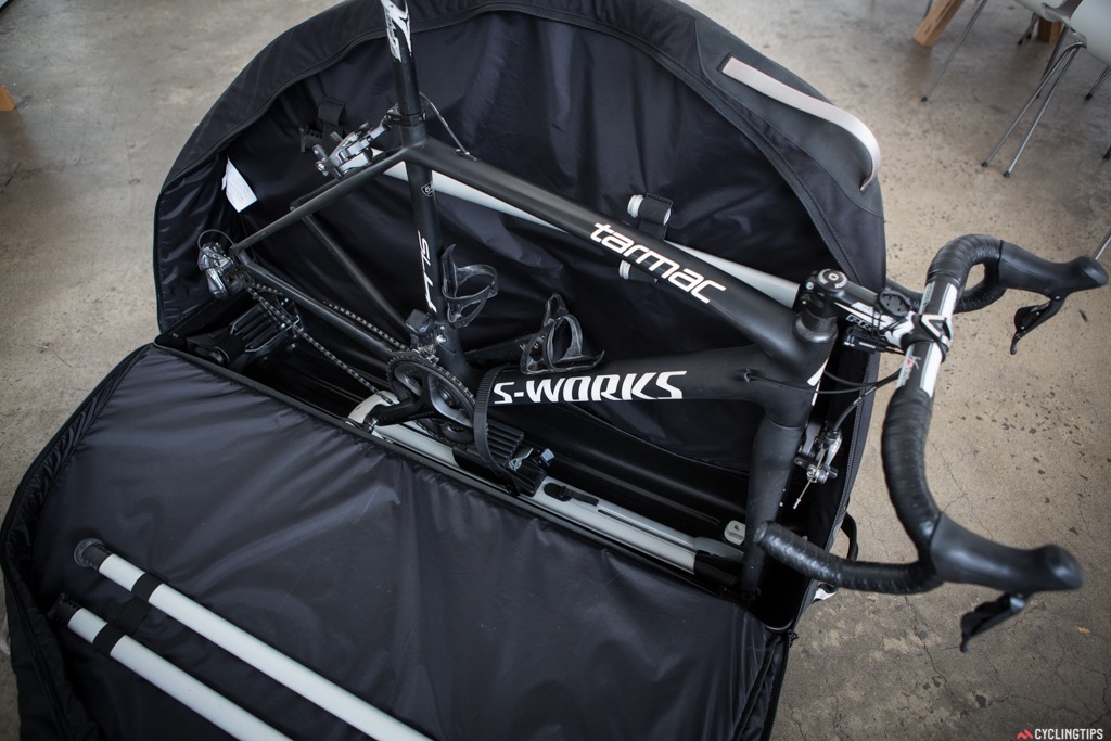 The bike fastens onto the railing by using the quick-release mechanism which can be adapted to fit road, cyclocross and mountain bikes up to 116.8cm wheelbase. Thru axle adapters for 15mm and 20mm axles included.