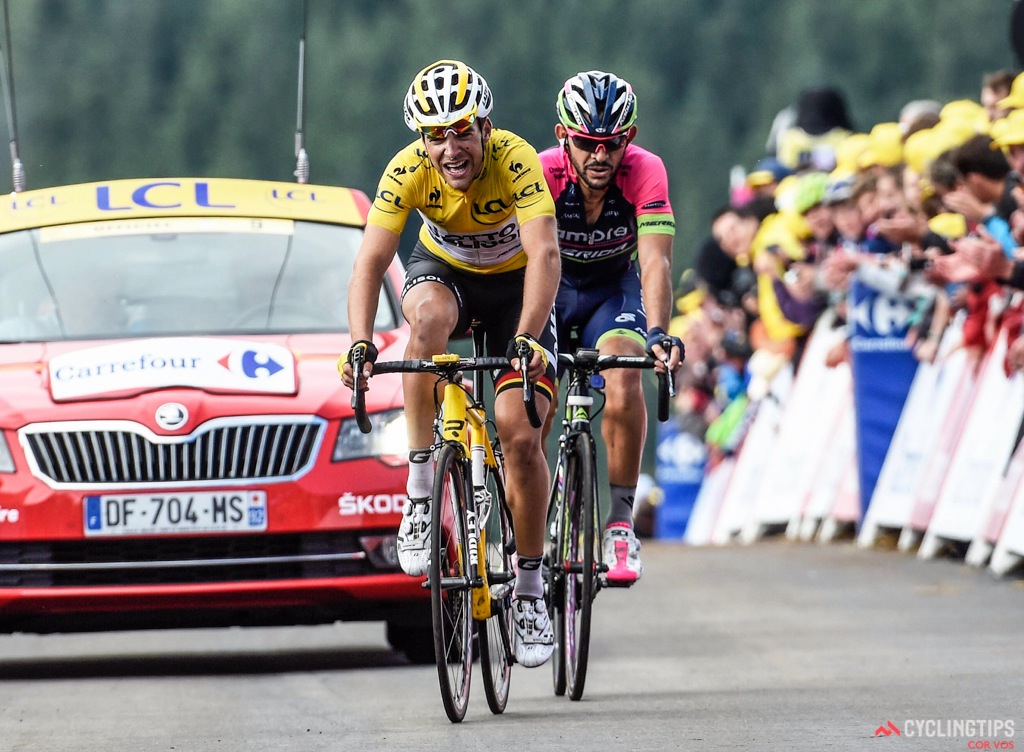 Despite his efforts, Tony Gallopin comes in 4:46 down on Nibali's winning time and relinquishes the yellow jersey.